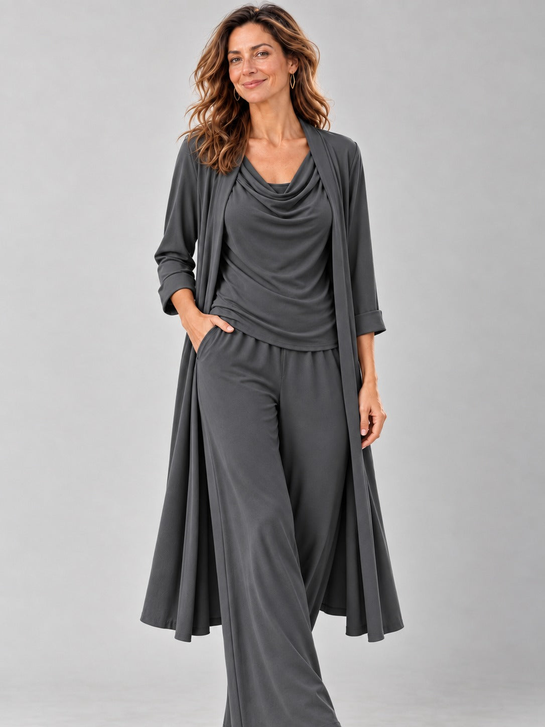 Conjunto Inés de tres piezas en color gris carbón